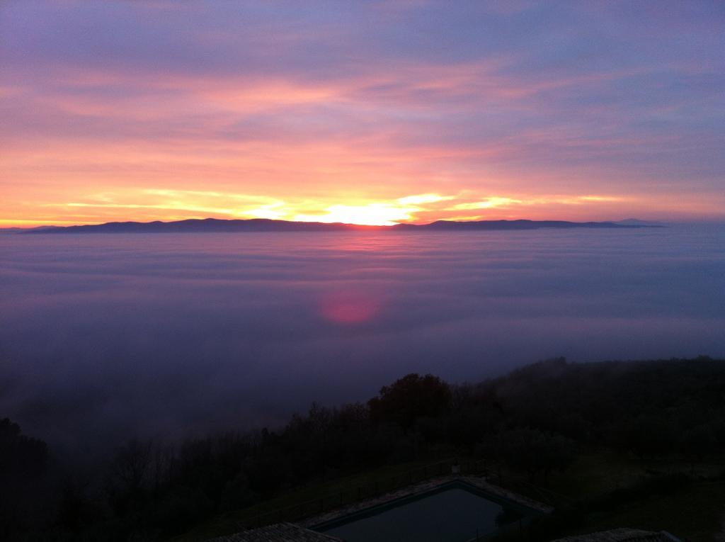 Agriturismo Villa Gabbiano Capodacqua  Luaran gambar