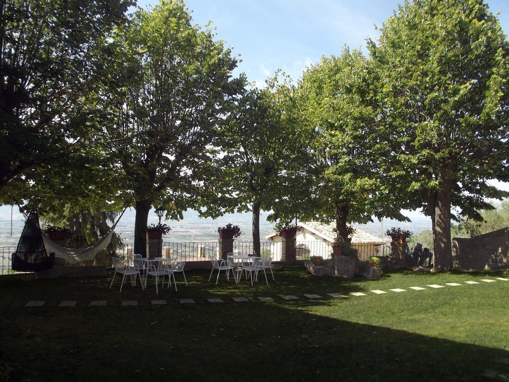 Agriturismo Villa Gabbiano Capodacqua  Luaran gambar