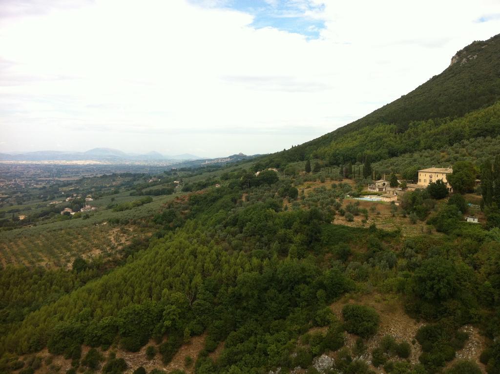 Agriturismo Villa Gabbiano Capodacqua  Luaran gambar
